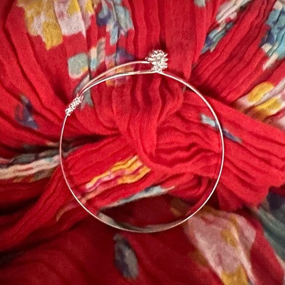 New~Silver Rose Bracelet - Picture 5 of 5